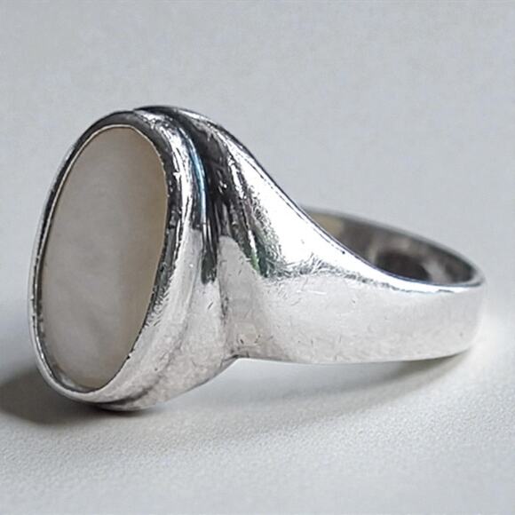 Vintage 925 Silver Abalone Shell Inlay Ring Oval Boho Iridescent Lightweight - Picture 2 of 6